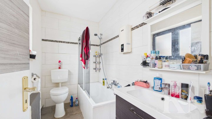 Ein-Zweifamilienhaus mit Einliegerwohnung