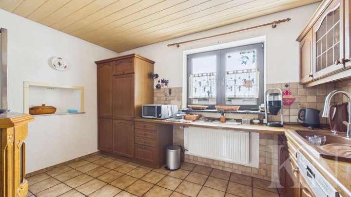 Ein-Zweifamilienhaus mit Einliegerwohnung