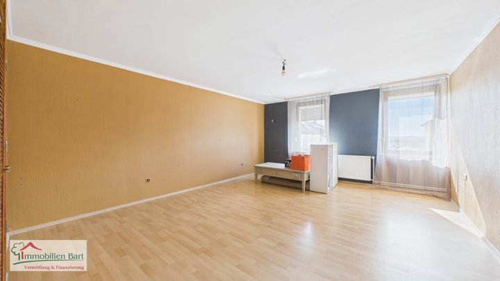 GEPFLEGTES EINFAMILIENHAUS MIT GARTEN, SCHEUNE UND VIEL PLATZ!