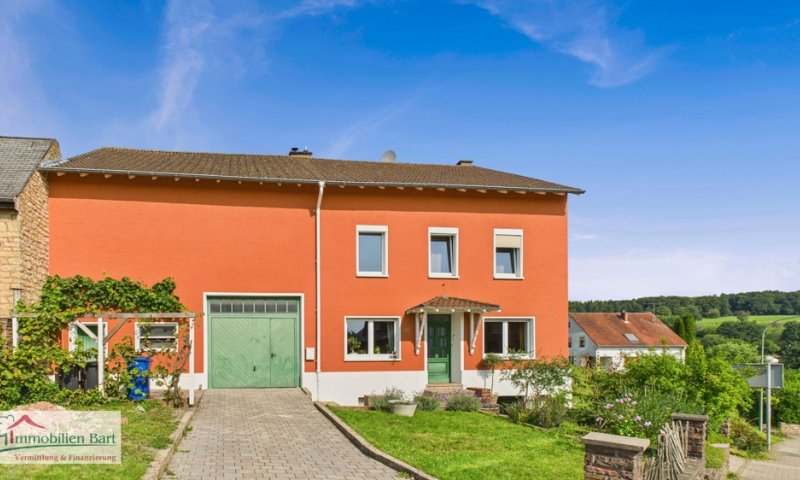 GEPFLEGTES EINFAMILIENHAUS MIT GARTEN, SCHEUNE UND VIEL PLATZ!