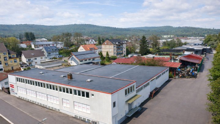 Großflächige Gewerbeimmobilie mit Entwicklungspotenzial -ehemaliger Fachmarkt auf 4.255 m² Grundstück