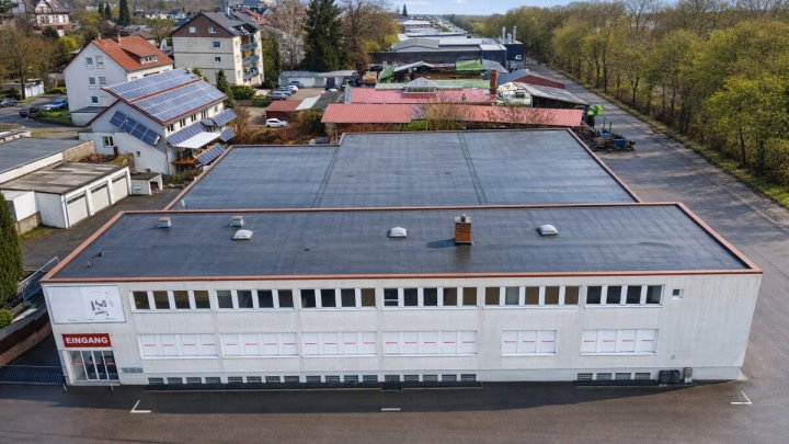 Großflächige Gewerbeimmobilie mit Entwicklungspotenzial -ehemaliger Fachmarkt auf 4.255 m² Grundstück