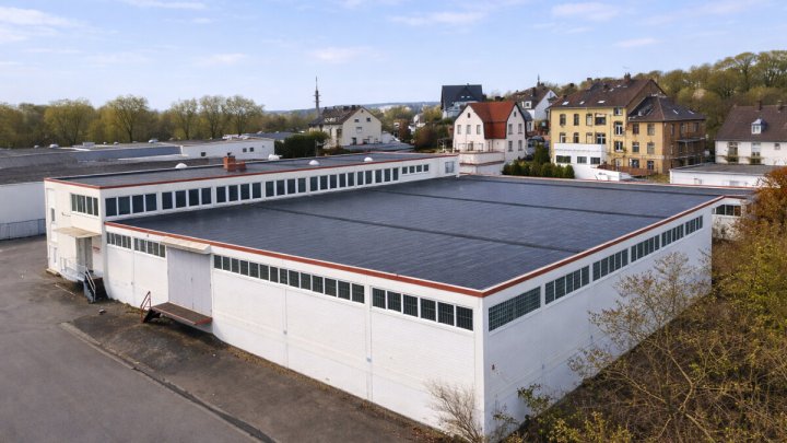 Großflächige Gewerbeimmobilie mit Entwicklungspotenzial -ehemaliger Fachmarkt auf 4.255 m² Grundstück