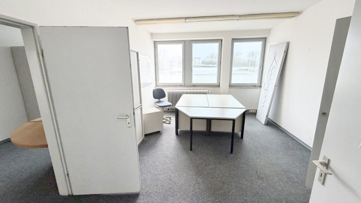 Großflächige Gewerbeimmobilie mit Entwicklungspotenzial -ehemaliger Fachmarkt auf 4.255 m² Grundstück