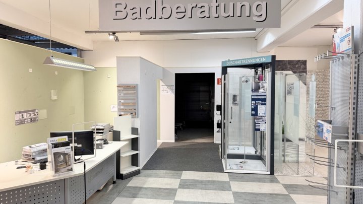 Großflächige Gewerbeimmobilie mit Entwicklungspotenzial -ehemaliger Fachmarkt auf 4.255 m² Grundstück