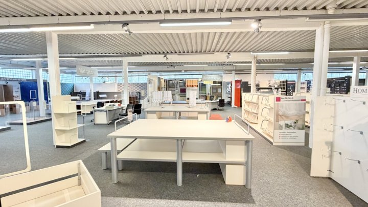 Großflächige Gewerbeimmobilie mit Entwicklungspotenzial -ehemaliger Fachmarkt auf 4.255 m² Grundstück