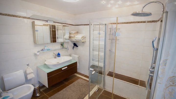 Großzügiges 1-2 Familienhaus mit freiem Ausblick