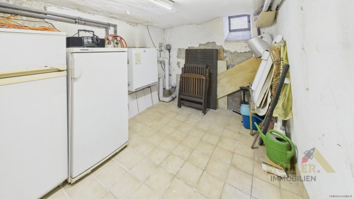 Schickes Einfamilienhaus mit 6 ZKB und Garten zu verkaufen