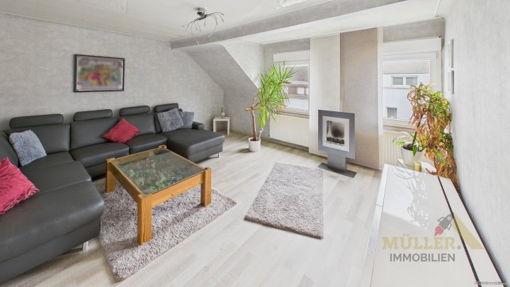 Schickes Einfamilienhaus mit 6 ZKB und Garten zu verkaufen