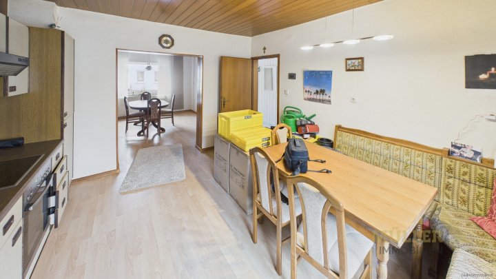 Schickes Einfamilienhaus mit 6 ZKB und Garten zu verkaufen