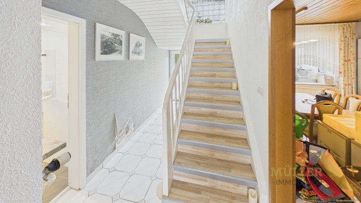 Schickes Einfamilienhaus mit 6 ZKB und Garten zu verkaufen