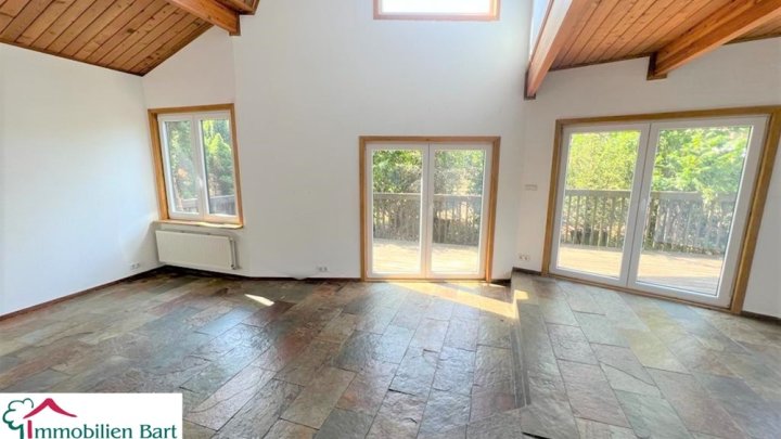 WOHNHAUS + BÜRO + 375 M² AUSSTELLUNG AUF 40 AR IN TOP LAGE!