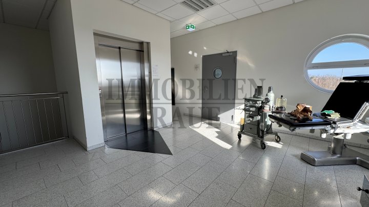 MODERNE BÜRO/GEWERBEFLÄCHEN (225m² Nfl. oder 450m² Nfl.) IN GUTER LAGE VON FRIEDRICSHTAHL