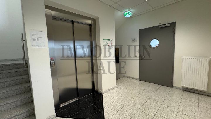 MODERNE BÜRO/GEWERBEFLÄCHEN (225m² Nfl. oder 450m² Nfl.) IN GUTER LAGE VON FRIEDRICSHTAHL