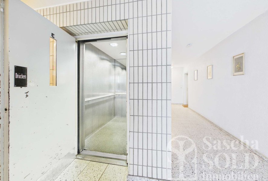 Aufzug zu allen Etagen