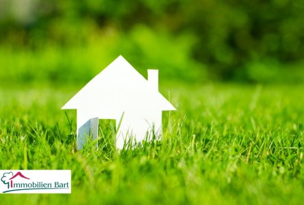 Bild_Grundstück_mit Logo