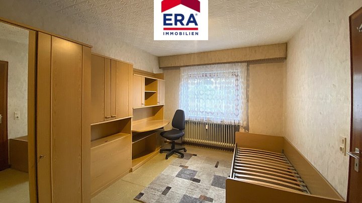 EINFAMILIENHAUS MIT EINLIEGERWOHNUNG, RUHIGE LAGE, GROSSROSSELN/KARLSBRUNN