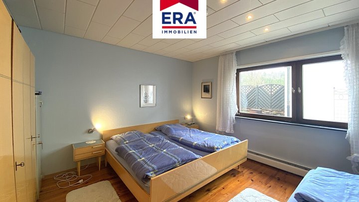 EINFAMILIENHAUS MIT POOL UND EINLIEGERWOHNUNG, RUHIGE LAGE IN GROSSROSSELN/EMMERSWEILER