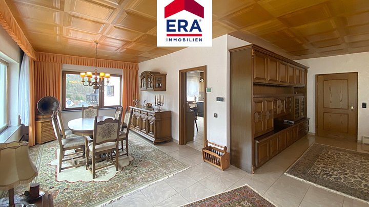 EINFAMILIENHAUS MIT POOL UND EINLIEGERWOHNUNG, RUHIGE LAGE IN GROSSROSSELN/EMMERSWEILER