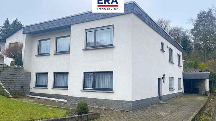 EINFAMILIENHAUS MIT POOL UND EINLIEGERWOHNUNG, RUHIGE LAGE IN GROSSROSSELN/EMMERSWEILER