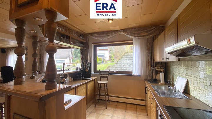 EINFAMILIENHAUS MIT POOL UND EINLIEGERWOHNUNG, RUHIGE LAGE IN GROSSROSSELN/EMMERSWEILER