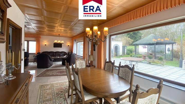 EINFAMILIENHAUS MIT POOL UND EINLIEGERWOHNUNG, RUHIGE LAGE IN GROSSROSSELN/EMMERSWEILER