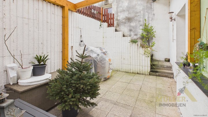 Gepflegtes Reihenmittelhaus in Schmelz mit Garten