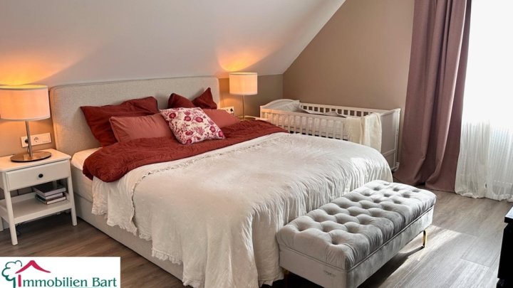 WOHNHAUS MIT SEPARATEM BAUGRUNDSTÜCK IN GRENZNÄHE