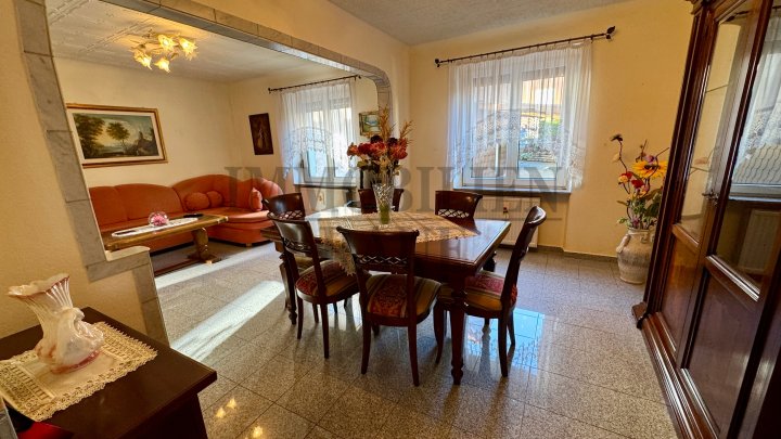 CHARMANTES, GEPFLEGTES EINFAMILIENHAUS MIT CARPORT IN DUDWEILER