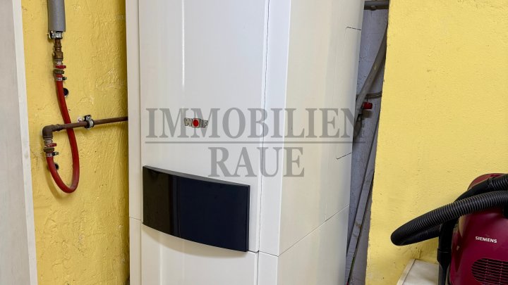 CHARMANTES, GEPFLEGTES EINFAMILIENHAUS MIT CARPORT IN DUDWEILER