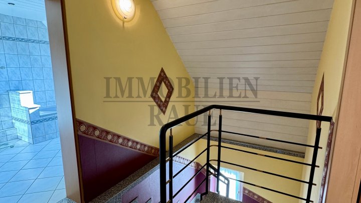 CHARMANTES, GEPFLEGTES EINFAMILIENHAUS MIT CARPORT IN DUDWEILER