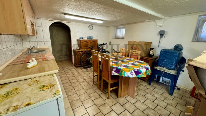 CHARMANTES, GEPFLEGTES EINFAMILIENHAUS MIT CARPORT IN DUDWEILER