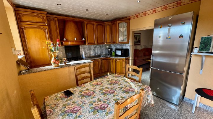 CHARMANTES, GEPFLEGTES EINFAMILIENHAUS MIT CARPORT IN DUDWEILER