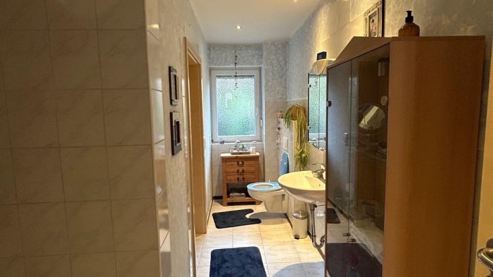 Großzügiges 1 Familienhaus und großem Grundstück in sehr ruhiger Lage von Schiffweiler