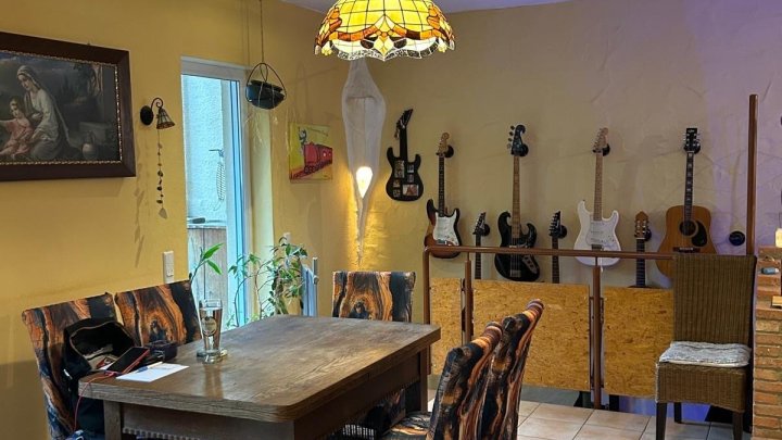 Großzügiges 1 Familienhaus und großem Grundstück in sehr ruhiger Lage von Schiffweiler