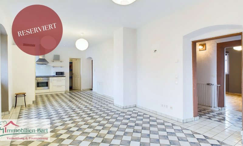 PERL: SOFORT BEZIEHBAR, WOHNUNG MIT KAMINOFEN IM 3 FAMILIENHAUS.