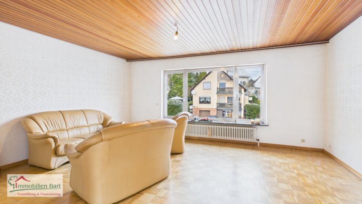 SCHWEMLINGEN: WOHNHAUS MIT GARTEN IN TOP-LAGE!