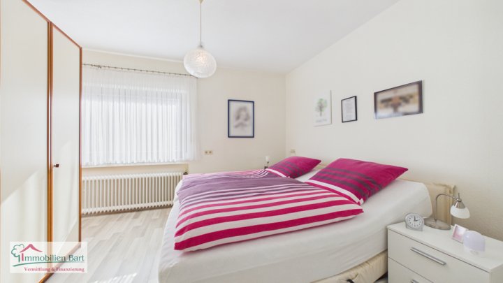 GREIMERATH (BEI ZERF): GEFPFLEGTES 1-2 FAMILIENHAUS / 2 GARAGEN / GARTEN / IN TOP WOHNLAGE!