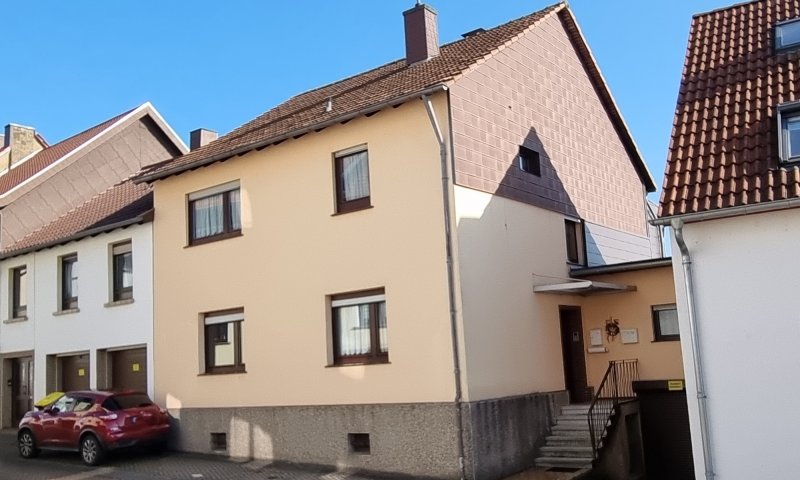 Gepflegtes Zweifamilienhaus in ruhiger Nebenstraße von Püttlingen