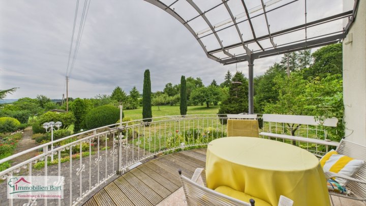 GRENZE LUXEMBURG: VILLA MIT CHARM IN TOP LAGE!