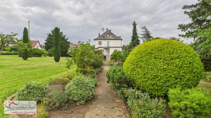 GRENZE LUXEMBURG: VILLA MIT CHARM IN TOP LAGE!