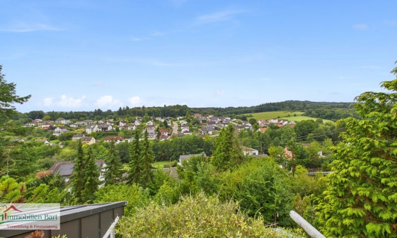 GEMEINDE LOSHEIM: GROßZÜGIGES GENERATIONSHAUS IN TOP LAGE