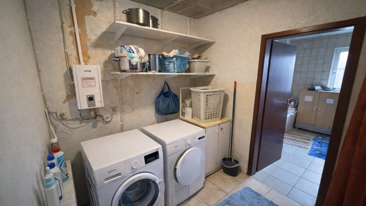 Bungalow-Doppelhaushälfte mit ca. 200 m² Wohnfläche auf einer Ebene