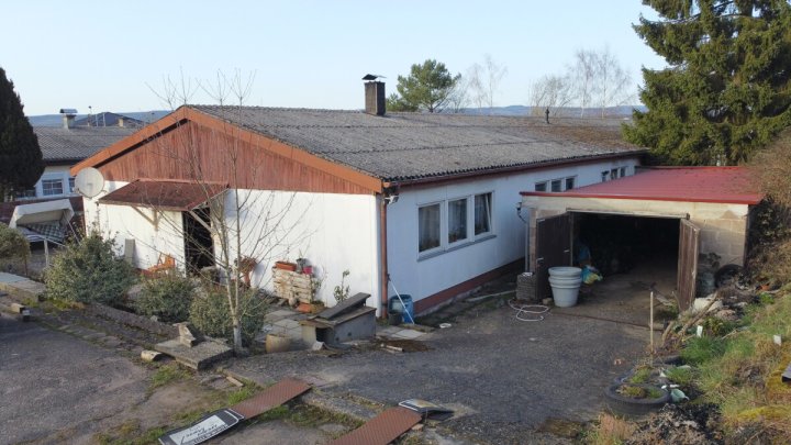 Bungalow-Doppelhaushälfte mit ca. 200 m² Wohnfläche auf einer Ebene