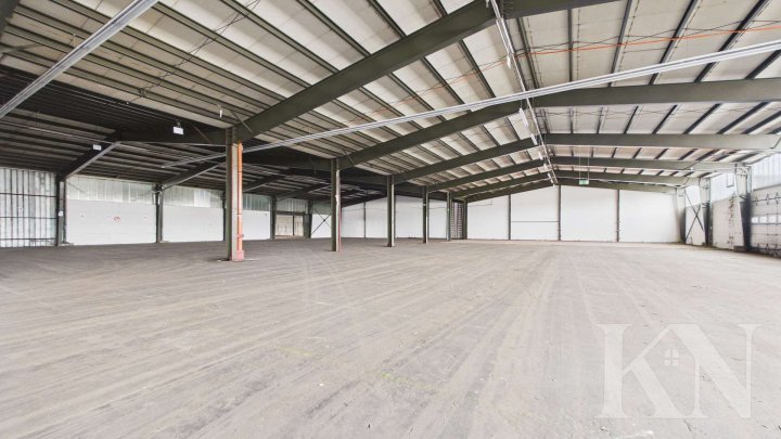 Logistik- und Gewerbefläche mit 14 Überladebrücken – flexibel teilbar