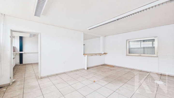 Logistik- und Gewerbefläche mit 14 Überladebrücken – flexibel teilbar