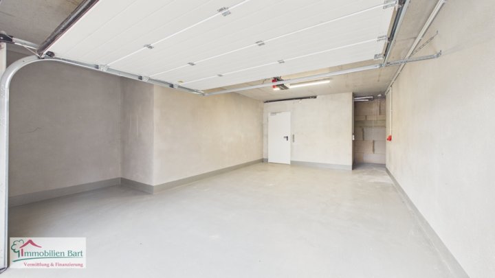 GRENZE LUXEMBURG: NEUE WOHNUNG MIT BALKON UND 33 M² GARAGE!