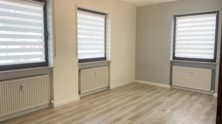 Gepflegte 3 ZKB-ETW mit Balkon & Aufzug in Riegelsberg!