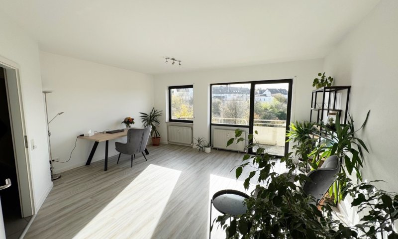 Schicke 3 ZKB-ETW mit Balkon & Aufzug in Riegelsberg!