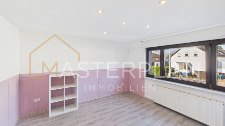 Einzugsbereites EFH mit Garage